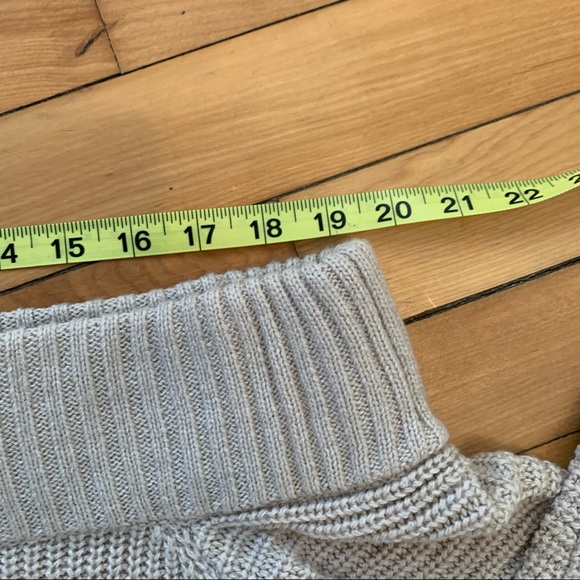 Off the shoulder sweater - Picture 3 of 5